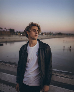 Mari, 24, United States