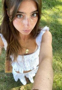 Alexandra, 18, United States