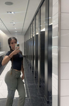 Livvy, 19, United States