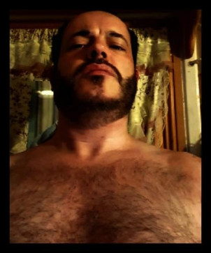 ElvisBrando, 40, Ireland