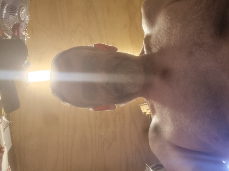 Long Tounge, 38, New Zealand