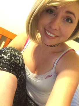 Rose, 22, Romania