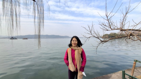 Wu Hui Xian, 48, Indonesia