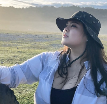 Meg, 22, Philippines