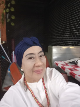 Mita, 58, Indonesia
