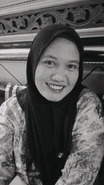 Nia, 26