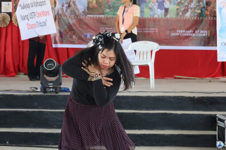 Iya Antiola, 30, Philippines