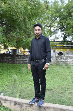 Shahid, 33, India