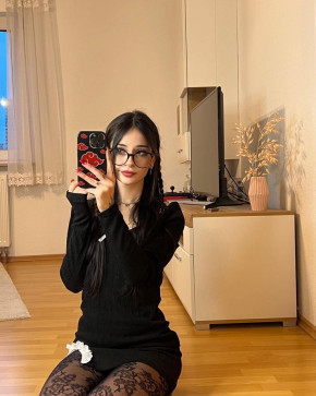 Angelbry, 28, United States