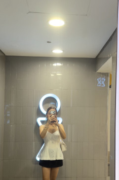 Crisy, 35, Philippines
