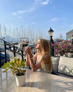 Anna, 34, United Kingdom