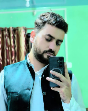 Junaid Malik, 32, India