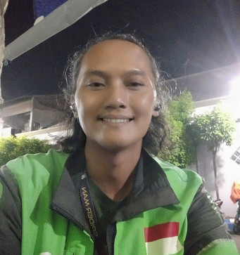 Ardi, 48, Indonesia