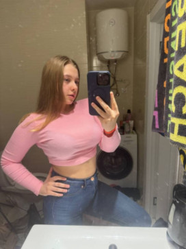 Sofia Miles, 22, Germany