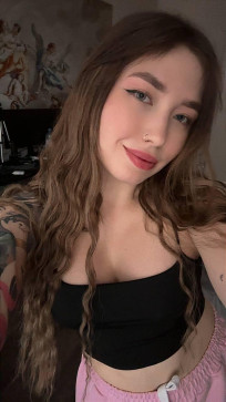 Goddess Clara, 18, United Kingdom
