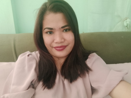 Joy, 25, Philippines