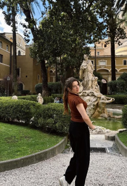 Jessica, 25, United States
