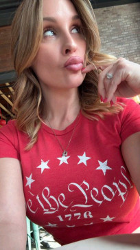 Elisa Rae, 29, United States