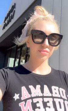 Caroline, 27, United States