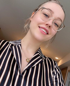 Amelia, 31, Canada
