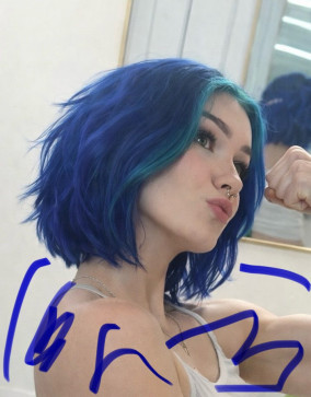 Blue, 19, Canada