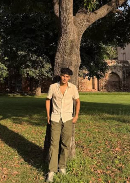 Vivek, 21, India