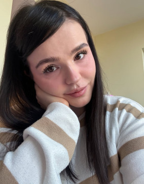 KHLOE, 30, United States