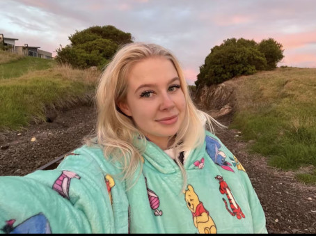 Sophia, 28, United States