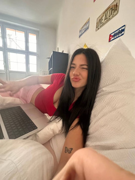Carla, 25, United States