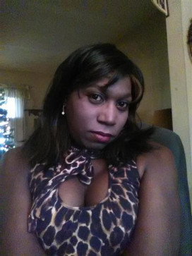 Mrs Lewis, 42, United States
