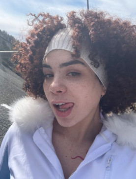Emilia, 25, United States