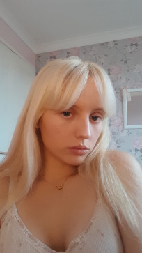 Emma Meadow, 18, United Kingdom