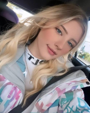 Nicole, 27, United States