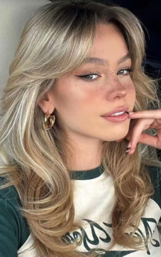 Rosalie, 35, Romania