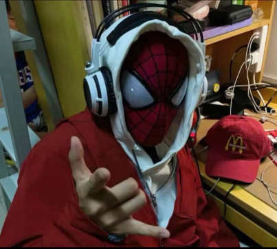 Spideyyy, 19, India