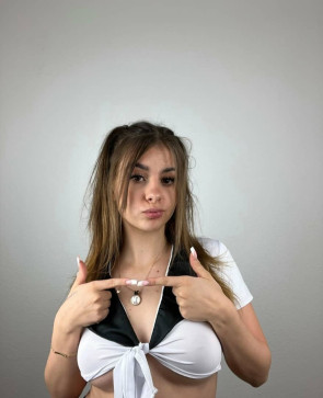 Sophie, 23, United States