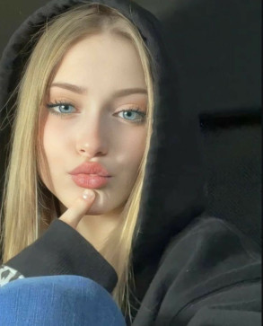 Alicia, 26, United States