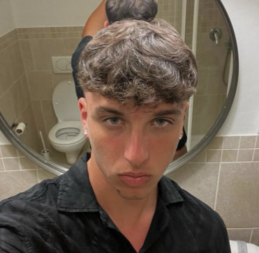 Luca, 18, Italy
