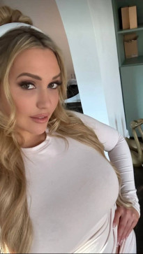 Olivia, 32, United States