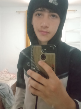 Broski, 18, Algeria