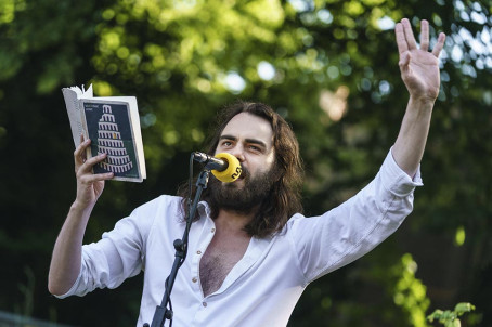 R Noble, 33, Netherlands