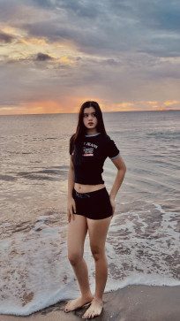 Flau, 18, Philippines