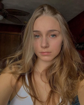 Sofhia, 18, Croatia