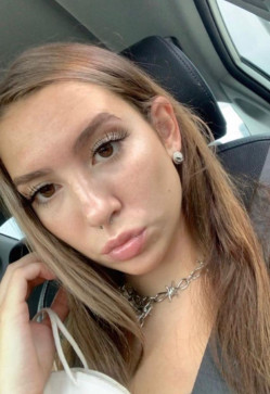 Alice, 20, United States