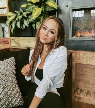 Mary Kate, 25, United Kingdom