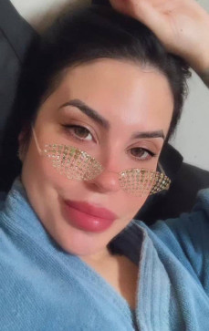 Ester, 38, United States