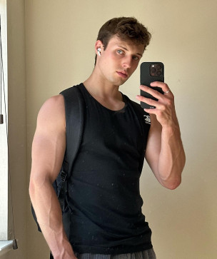 Jb, 23, United States