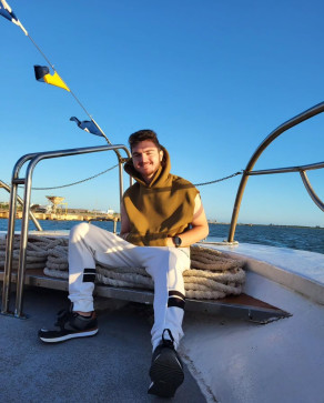 Simon, 30, United Kingdom