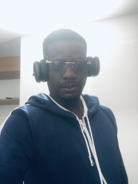  Me, 30, United Kingdom