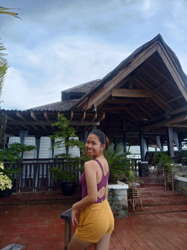 Hessel Ann Delos San, 20, Philippines